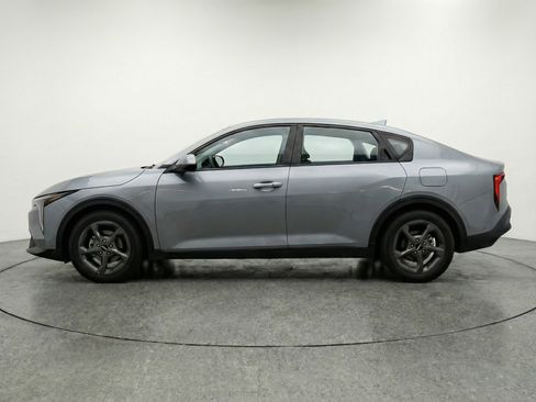 Used 2025 Kia K4 LXS image 5