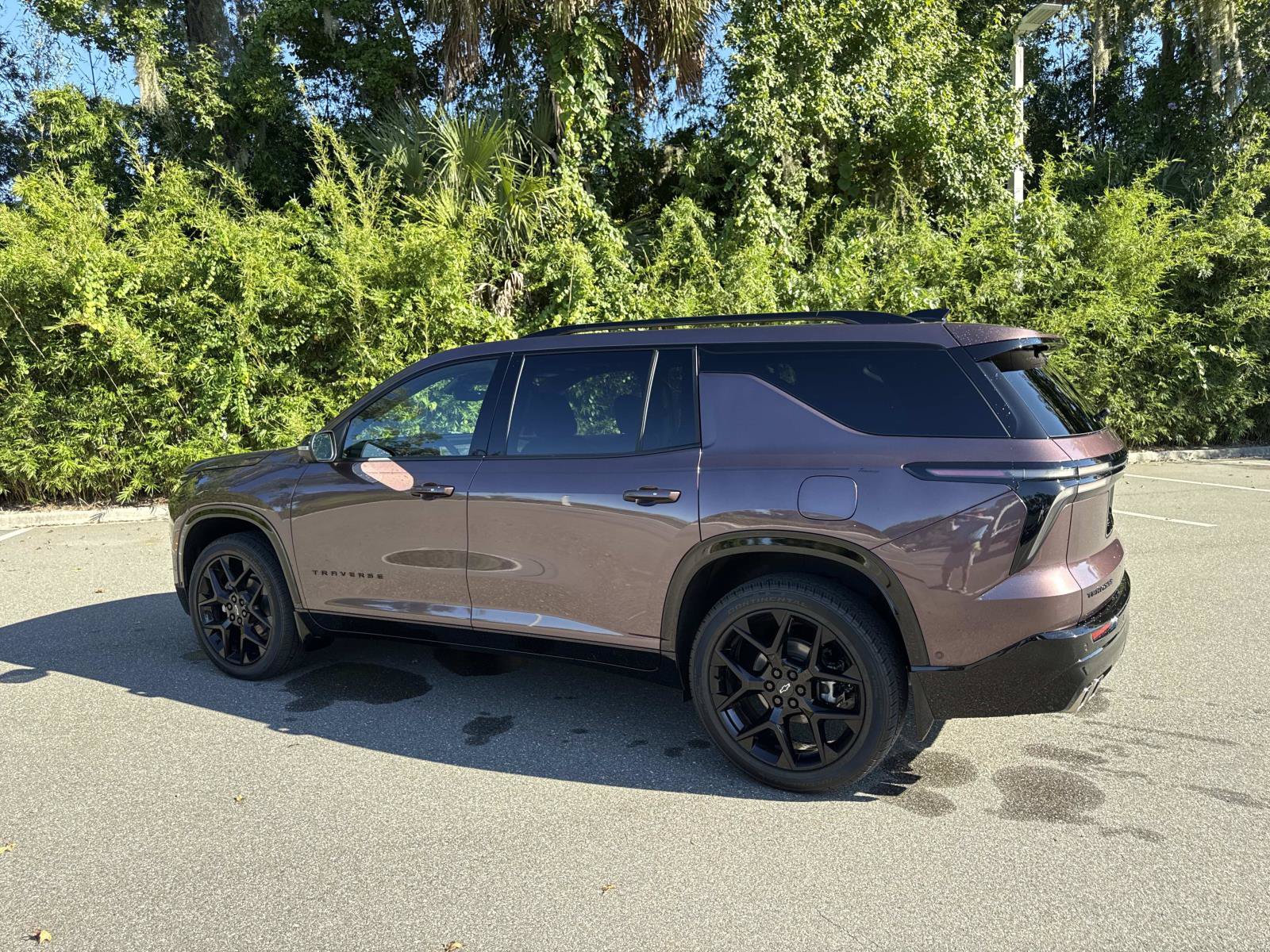 Used 2025 Chevrolet Traverse RS FWD image 5