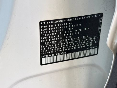 Used 2020 Volkswagen Tiguan SEL FWD image 30