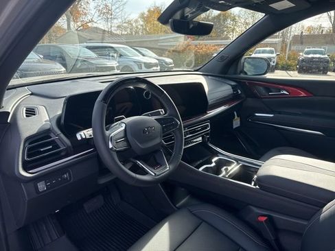 New 2026 Chevrolet Traverse Z71 w/ Enhanced Driving Package image 10