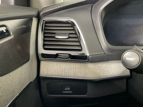 Used 2025 Volvo XC90 B6 Ultra w/ Protection Package image 20