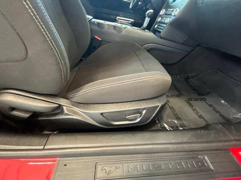 Used 2022 Ford Mustang GT w/ Black Accent Package RWD image 26