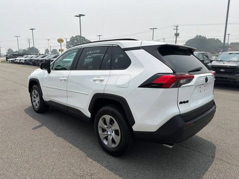 Used 2021 Toyota RAV4 LE AWD/4WD image 8