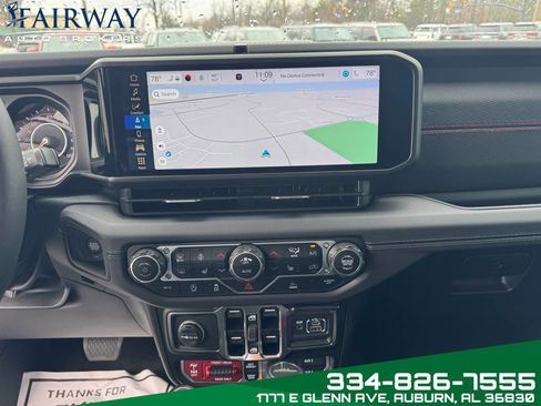 Used 2025 Jeep Gladiator Rubicon w/ Convenience Group image 21