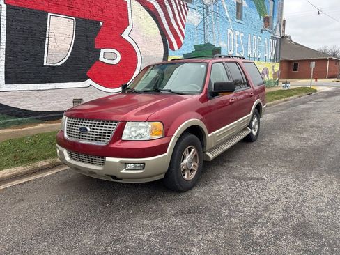 Used 2005 Ford Expedition 2WD image 2