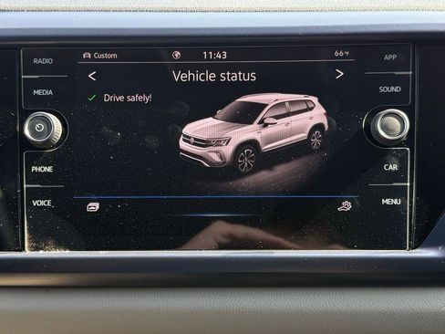 Used 2022 Volkswagen Taos SE image 29