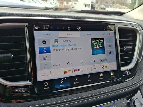 New 2026 Chrysler Pacifica Select image 15