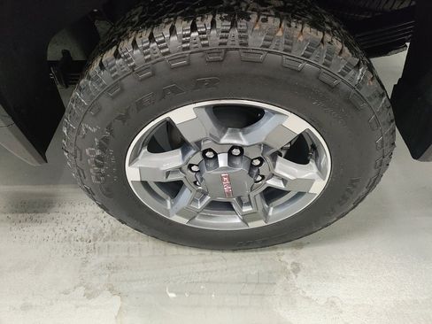 New 2026 GMC Sierra 2500 SLT image 17