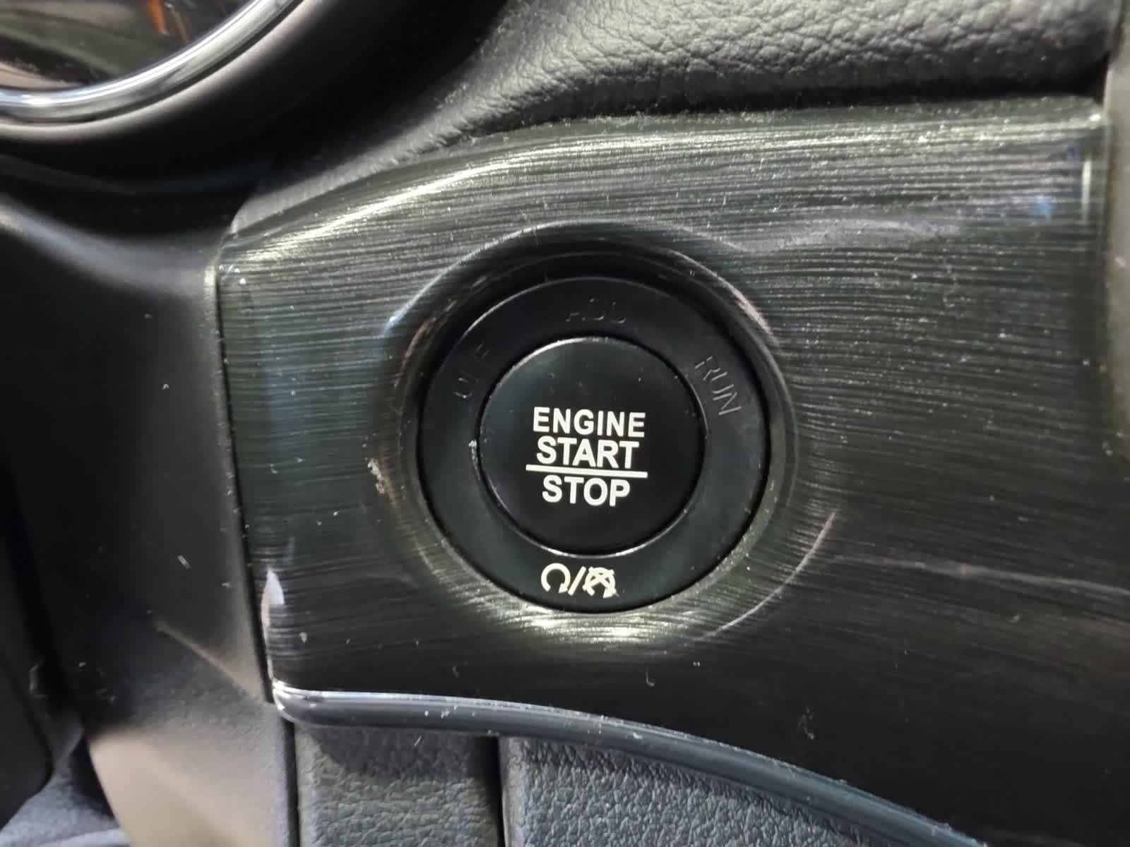 Used 2017 Jeep Grand Cherokee Trailhawk AWD/4WD image 24
