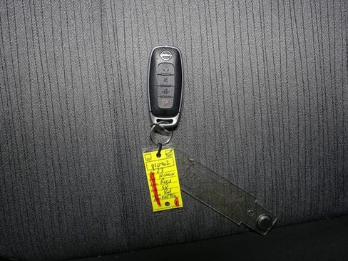 Used 2023 Nissan Rogue SV AWD/4WD image 35
