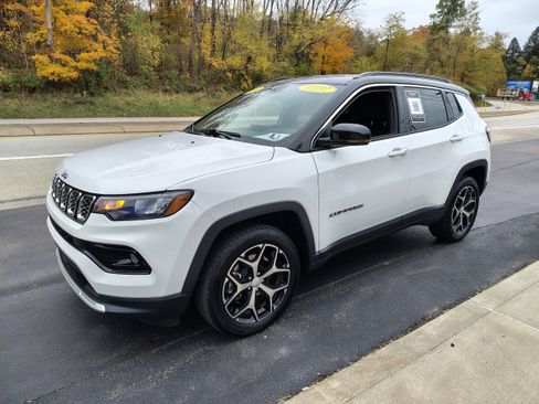 Certified 2024 Jeep Compass Limited image 6