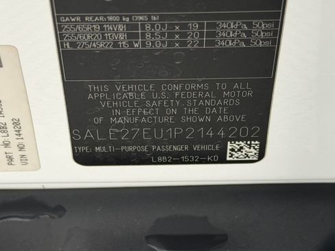 Used 2023 Land Rover Defender 110 X-Dynamic SE AWD/4WD image 20