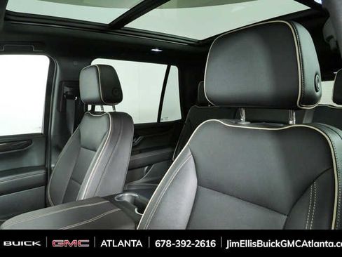Used 2025 GMC Yukon Elevation AWD/4WD image 5