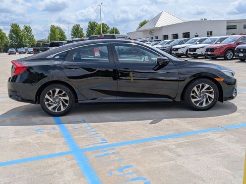 Certified 2018 Honda Civic EX image 5