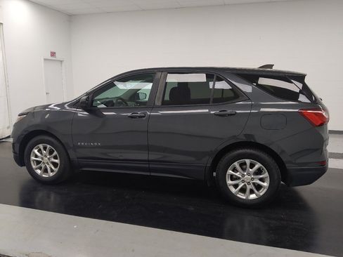 Used 2020 Chevrolet Equinox LS w/ LS Convenience Package FWD image 3