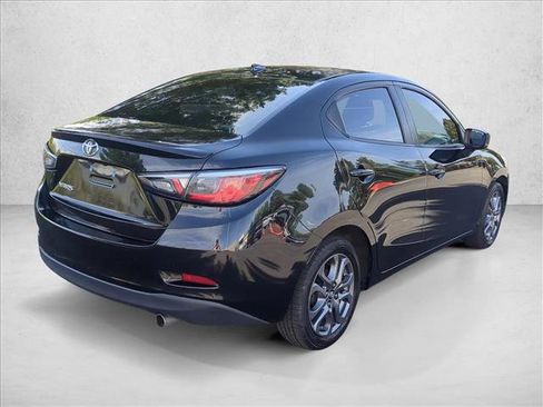Used 2019 Toyota Yaris LE image 5
