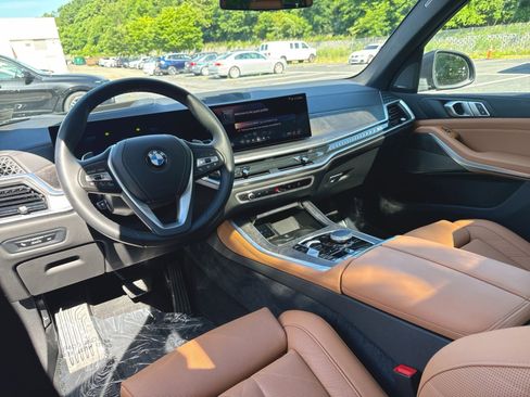 Used 2024 BMW X5 xDrive40i w/ Premium Package AWD/4WD image 11