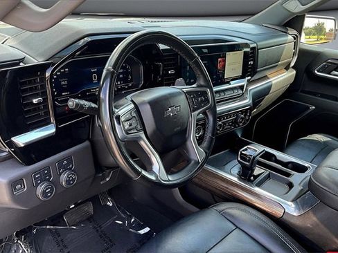 Used 2023 Chevrolet Silverado 1500 RST image 18