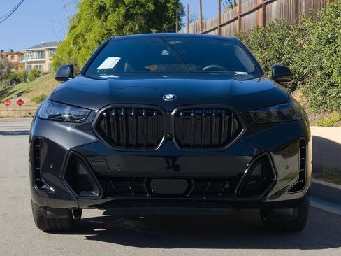 New 2026 BMW X6 xDrive40i image 3