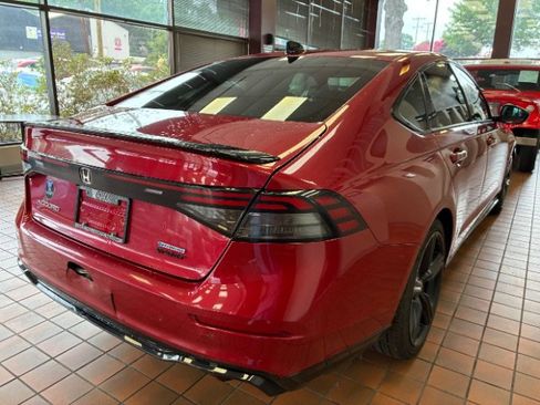 Used 2024 Honda Accord Sport image 8