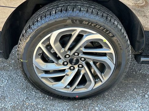 New 2026 Lincoln Navigator Reserve AWD/4WD image 4