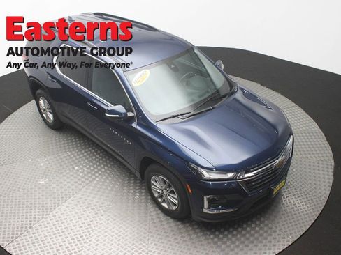 Used 2023 Chevrolet Traverse LT AWD/4WD image 3