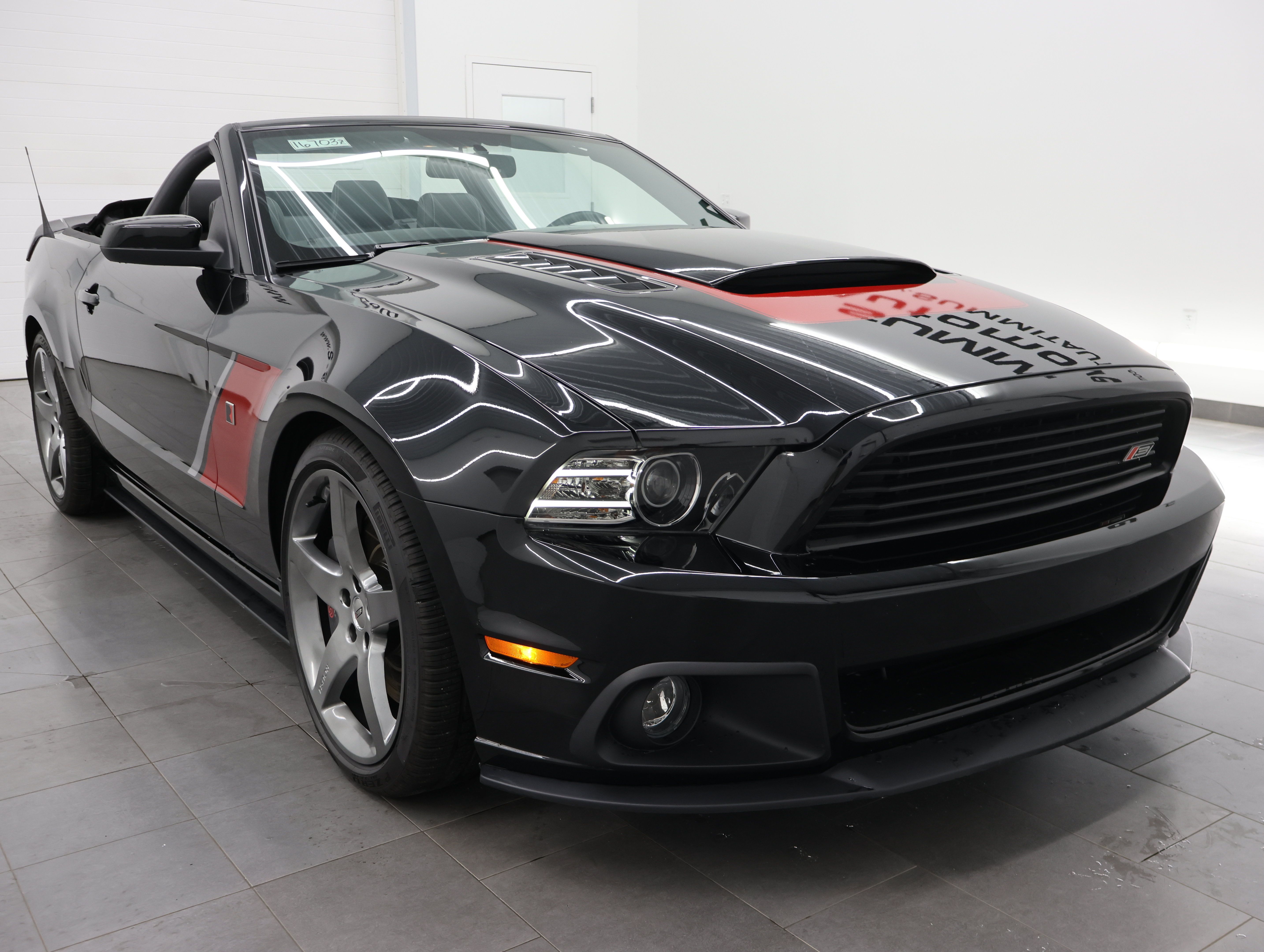 Used 2013 Ford Mustang GT Premium RWD image 2