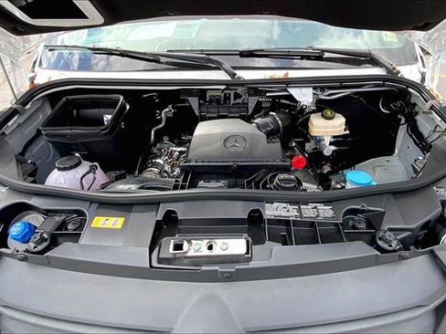 Used 2024 Mercedes-Benz Sprinter 2500 image 54