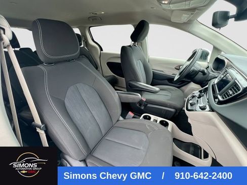 Used 2023 Chrysler Voyager LX FWD image 28