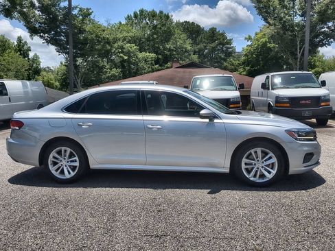 Used 2020 Volkswagen Passat 2.0T SE FWD image 9