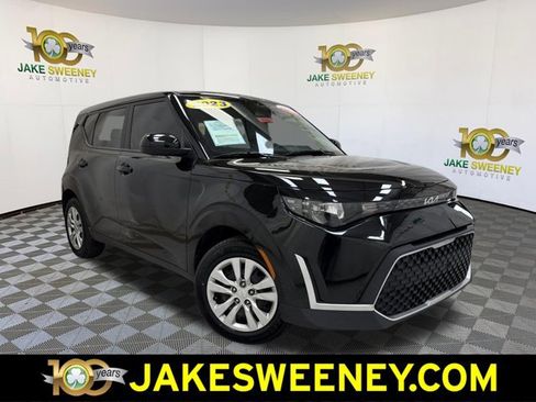 Certified 2023 Kia Soul LX FWD image 1