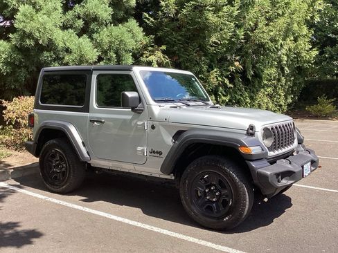 Used 2024 Jeep Wrangler Sport AWD/4WD image 8