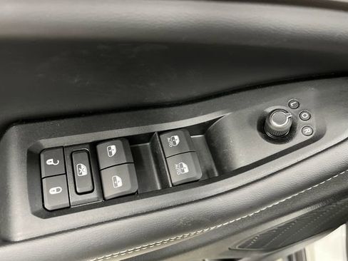 New 2025 Jeep Grand Cherokee L Limited w/ Luxury Tech Group II image 29