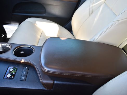 Used 2018 Toyota Avalon XLE Premium image 22