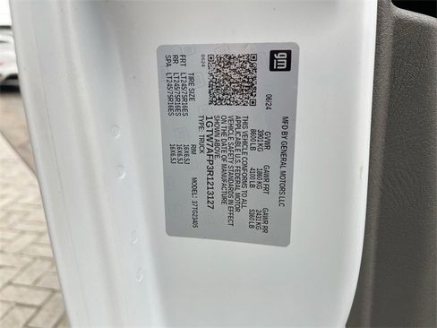 Certified 2024 GMC Savana 2500 w/ Driver Convenience Package image 28