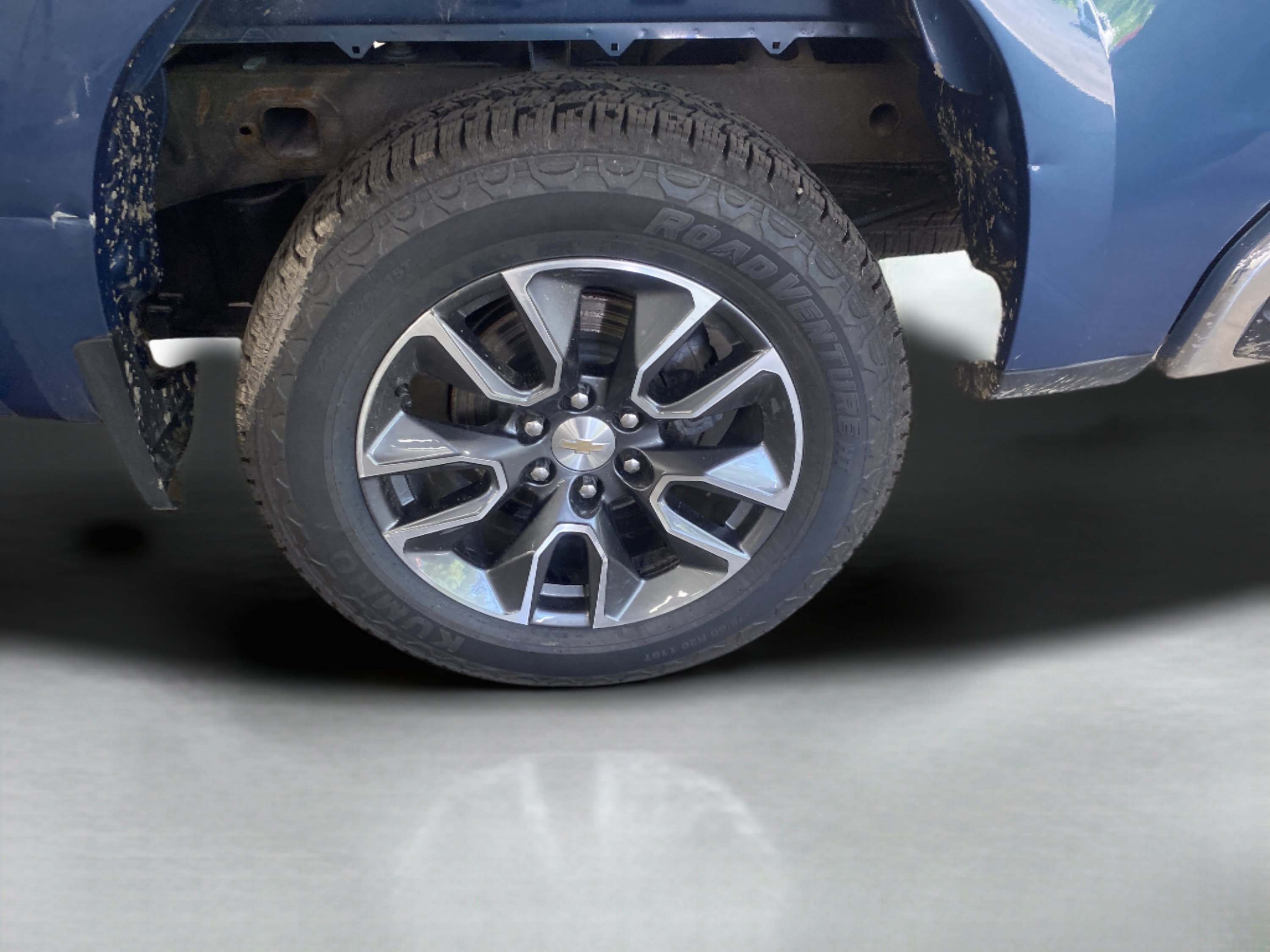 Used 2024 Chevrolet Silverado 1500 LT AWD/4WD image 9