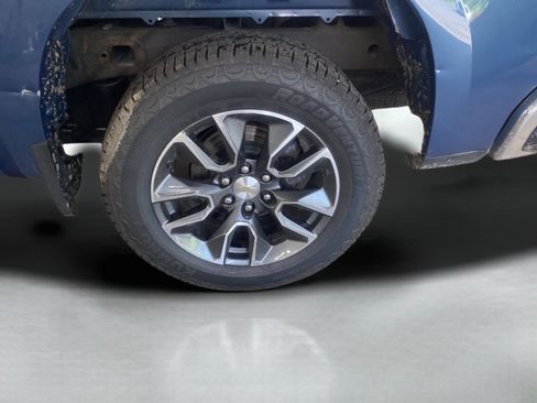 Used 2024 Chevrolet Silverado 1500 LT AWD/4WD image 9
