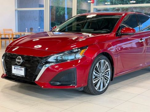 Used 2023 Nissan Altima 2.5 SL AWD/4WD image 2