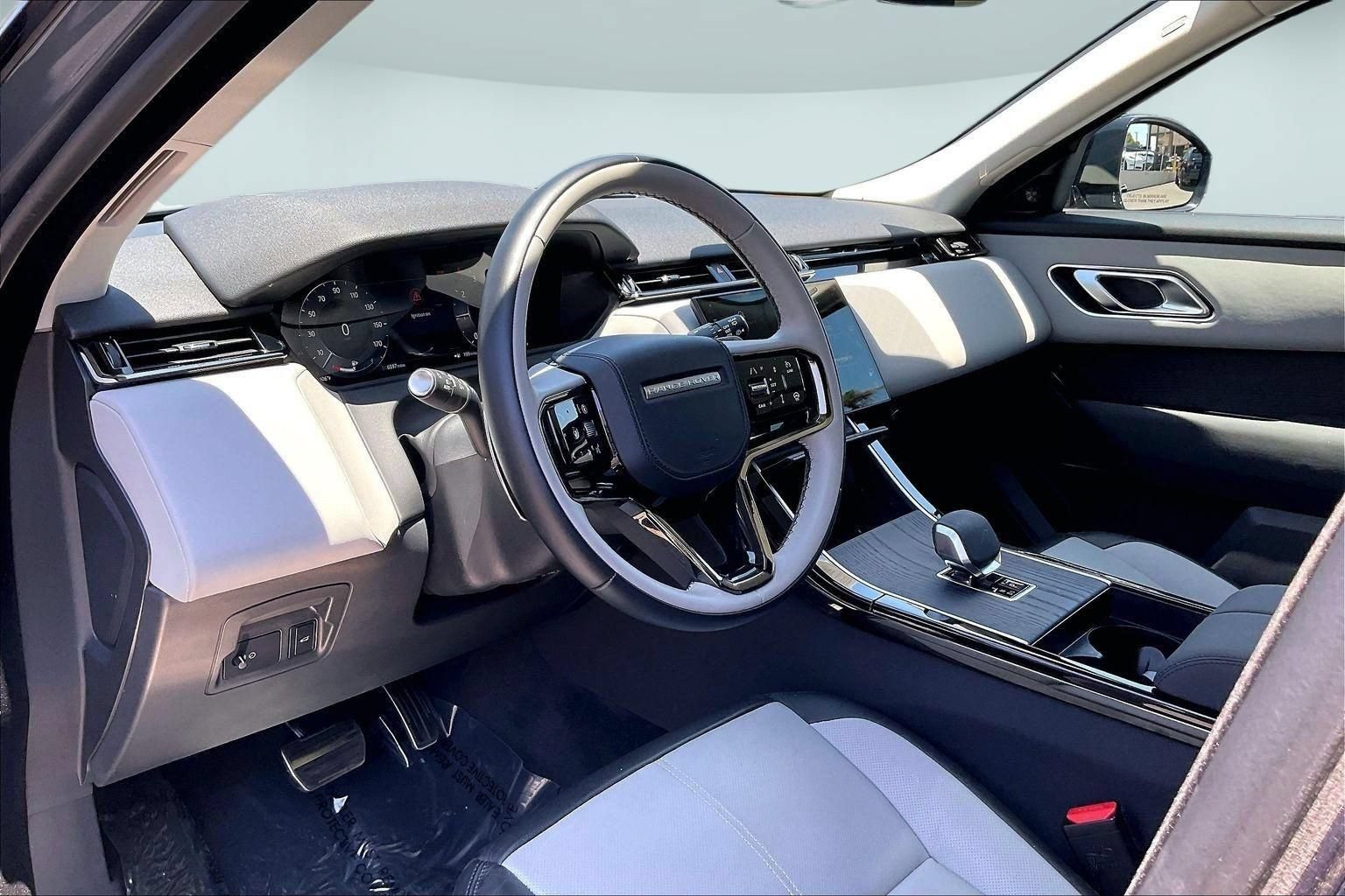 Used 2025 Land Rover Range Rover Velar Dynamic SE AWD/4WD image 17