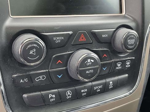 Used 2016 Jeep Grand Cherokee Limited image 14