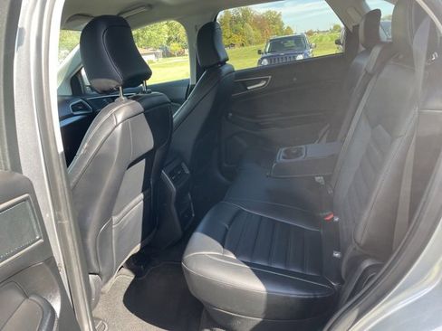 Used 2024 Ford Edge SEL image 9