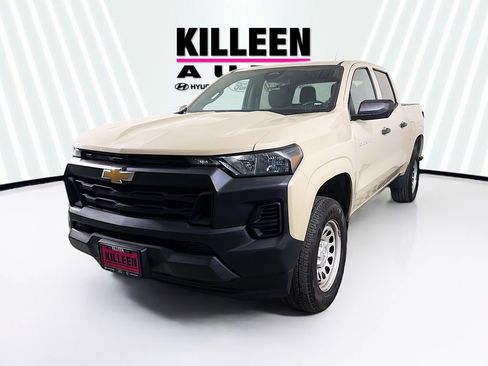 Used 2023 Chevrolet Colorado W/T image 3