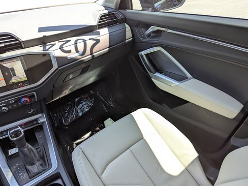 Used 2024 Audi Q3 2.0T Premium Plus AWD/4WD image 18