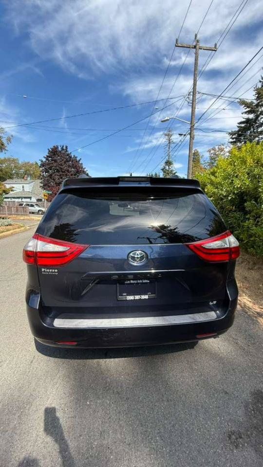 Used 2018 Toyota Sienna LE FWD image 12