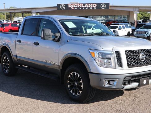 Used 2019 Nissan Titan PRO-4X w/ Pro-4x Convenience Package image 1