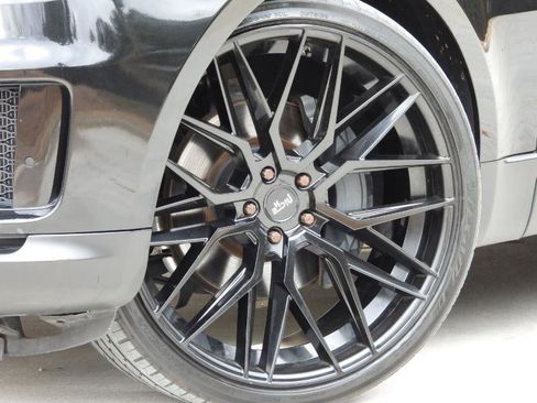 Used 2019 Land Rover Range Rover Sport SE image 3