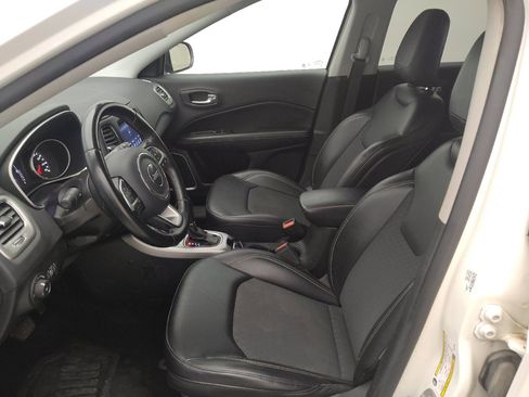 Used 2019 Jeep Compass Latitude w/ Safety & Security Group AWD/4WD image 17