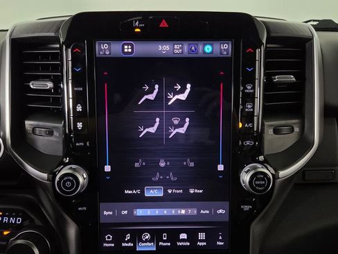 New 2026 RAM 1500 4x4 Crew Cab image 21