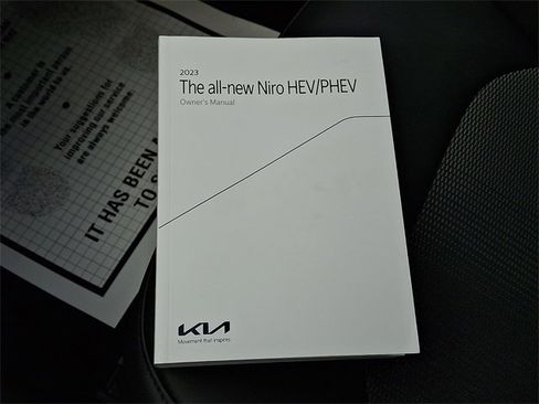 Certified 2023 Kia Niro EX image 25