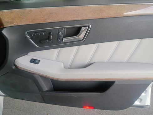 Used 2013 Mercedes-Benz E 350 Sedan image 45
